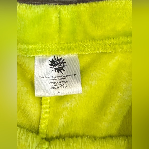 The Grinch Plush Sleep Shorts Green Fleece Sz(L) - Picture 3 of 3